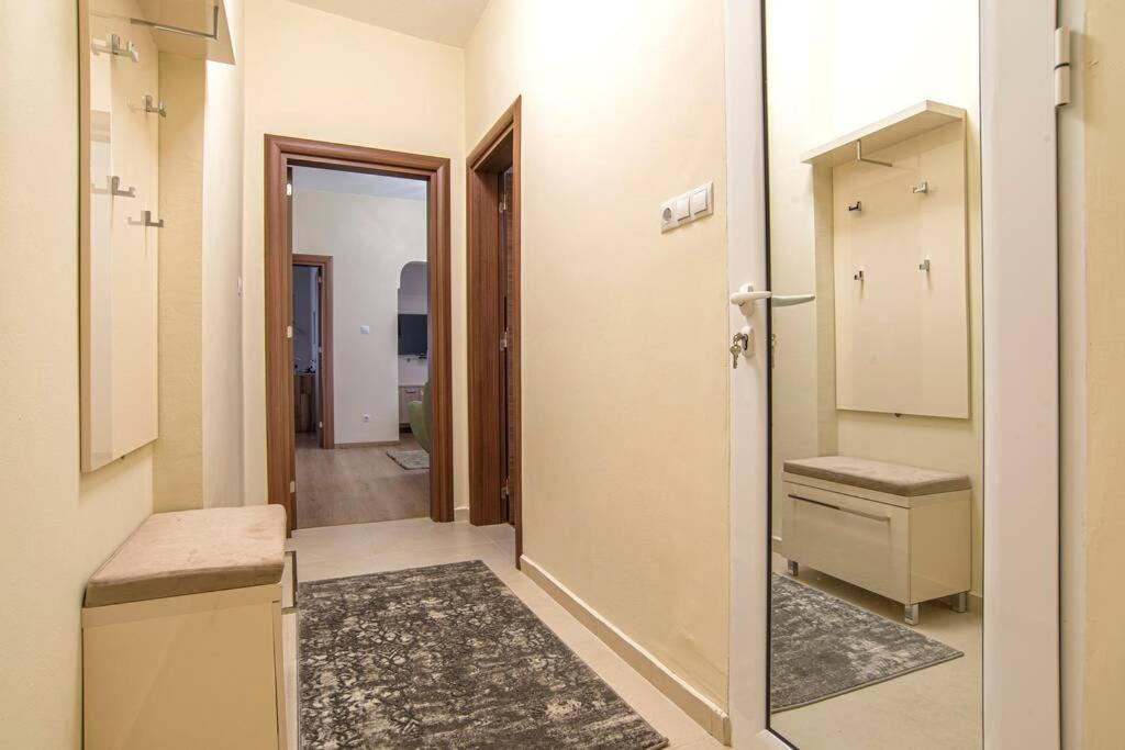 Elegant & Stylish 2 Bedroom Top Central Apartment Σόφια Εξωτερικό φωτογραφία